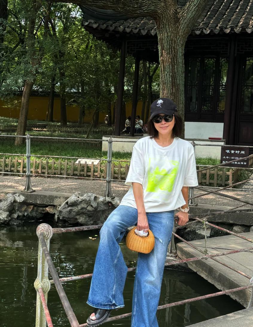 刘嘉玲回苏州老家闲逛，吃吃喝喝真美丽