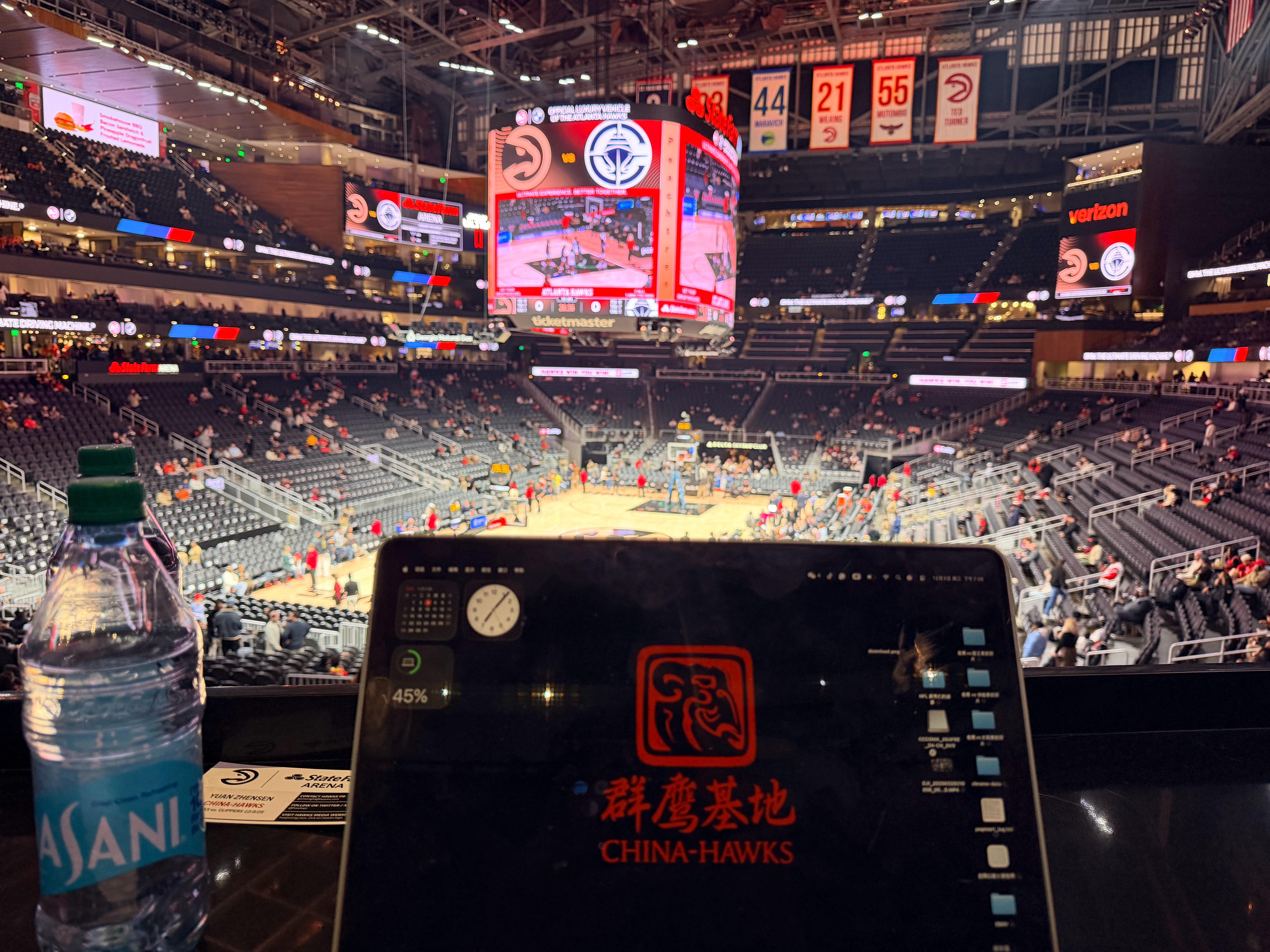 前方报道群鹰基地的新Logo亮相老鹰球馆chinahawks // 亚特兰大老鹰