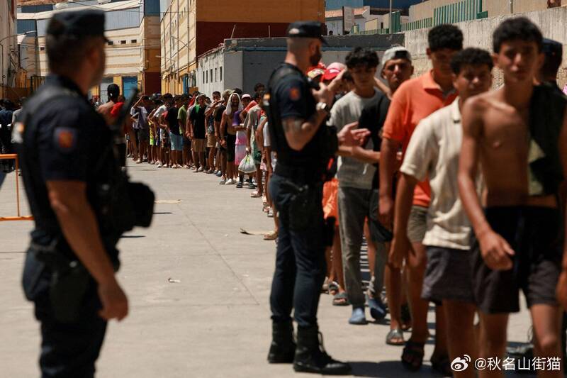 休达7万移民试图越境引发外交风波，意大利、西班牙互相收紧边境管控海外新鲜事 西班