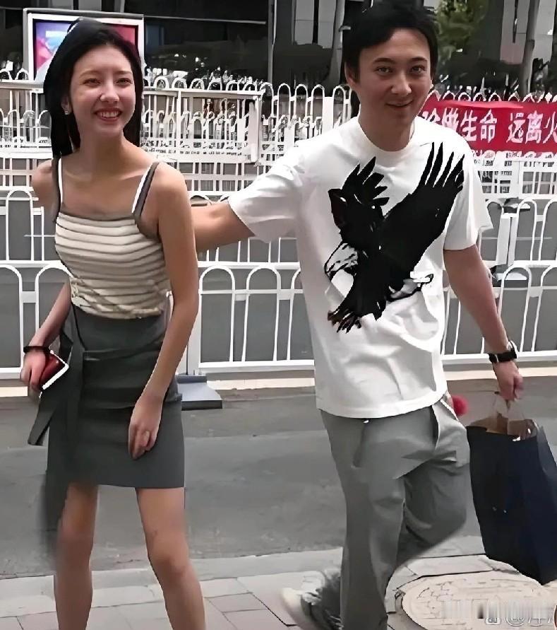 模特可以碰，女主播也可以谈， 甚至女大学生也可以碰，但千万不能碰 大四就敢未婚生