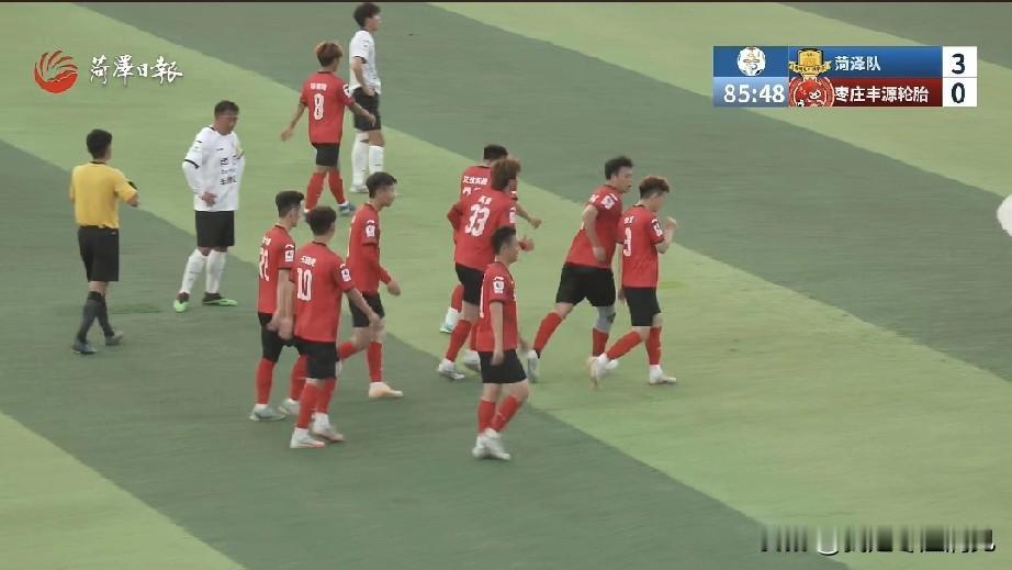 菏泽3：0枣庄｜4月26日下午，鲁超联赛菏泽队坐镇主场迎战枣庄队，菏泽开场10分