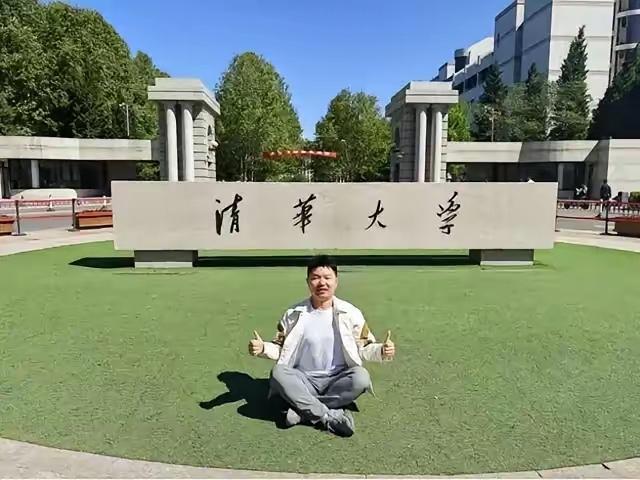 太励志了！”重庆，一男子在读职高期间，去电子厂打工，每天辛苦重复的工作和微薄的工