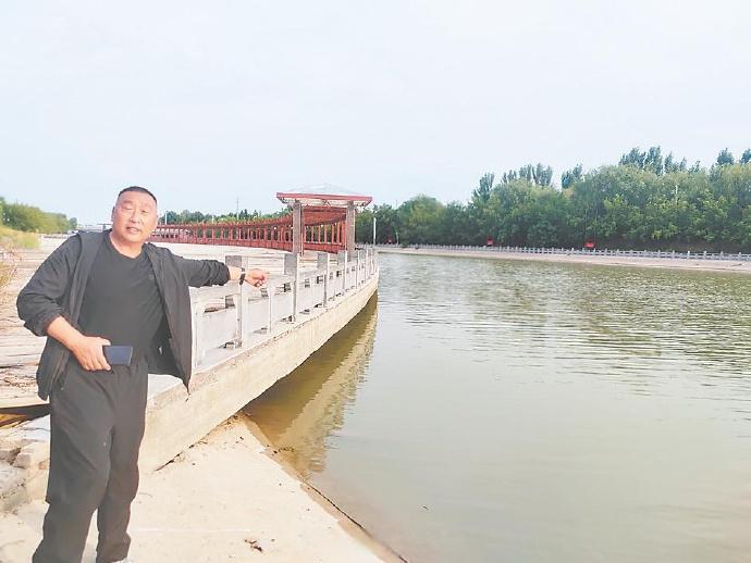 全媒体记者 赵虎



6月22日18时50分左右，通许县滨河公园大桥北侧河东岸