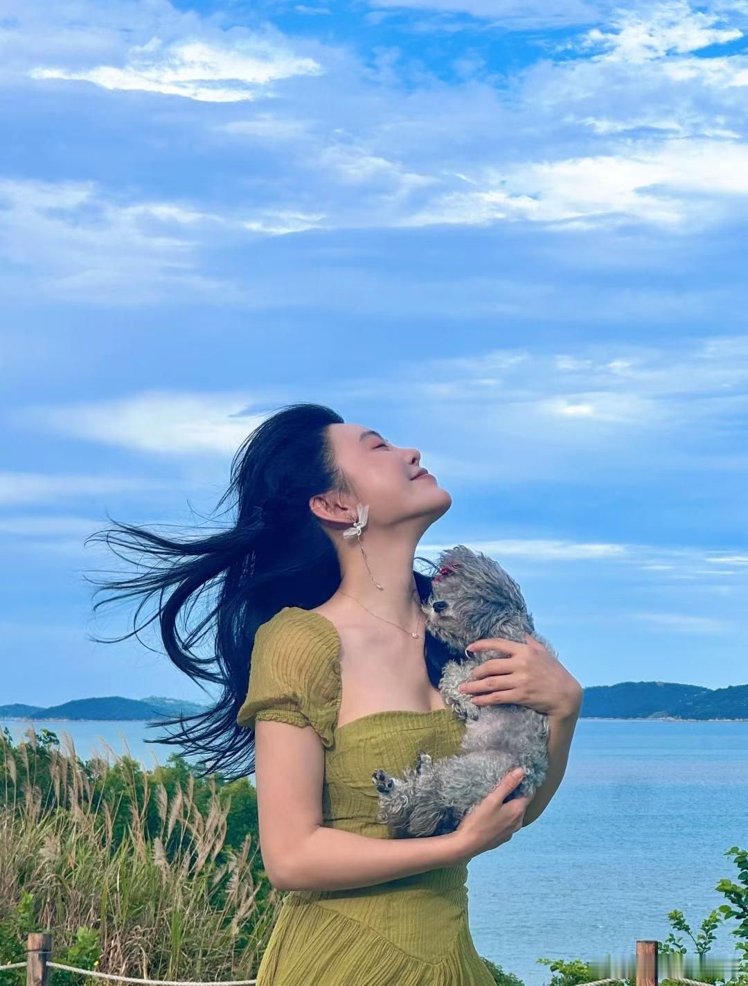 享受海边的宁静这个夏天你去海边了吗！海边舟山  陈慧凌[超话] ​​​