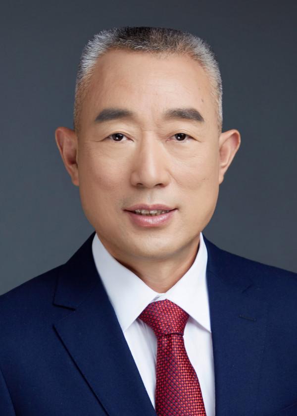 吴爱祥，1963年1月生于湖北仙桃，采矿工程专家，中国工程院院士（能源与矿业工程