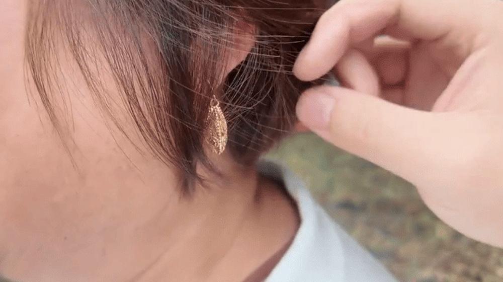 “女干部金耳环风波”引发的治理之思：为何灾害当前，舆论场竟被一对耳环带偏节奏？为