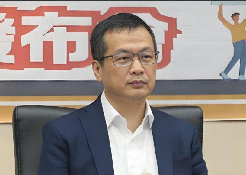 果然不出所料，国民党统派郑丽文竞选党魁路上遭到了亲美派的阻击，半路杀出程咬金！在