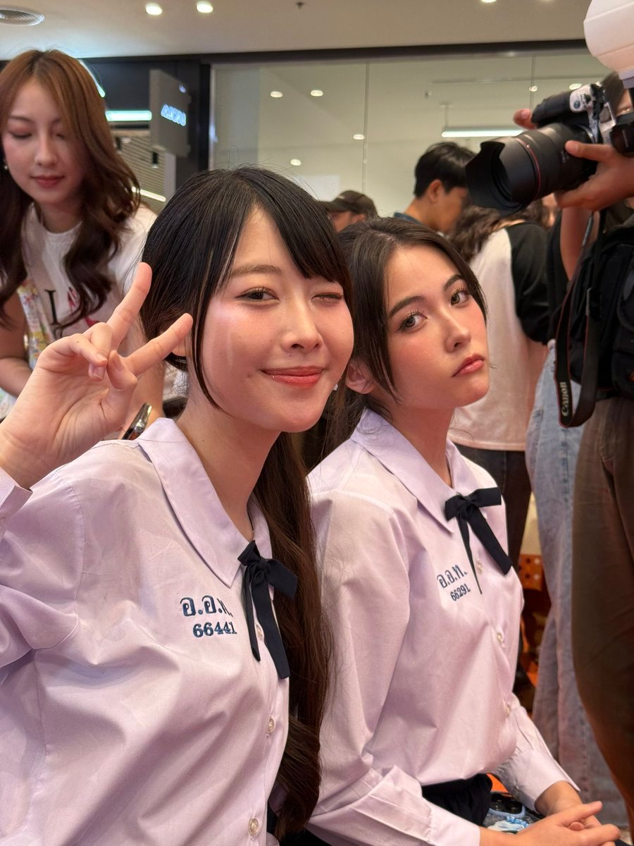 “一张照片就把 Earn 和 Belle 的精髓展现出来了hhh 她们的演技太好