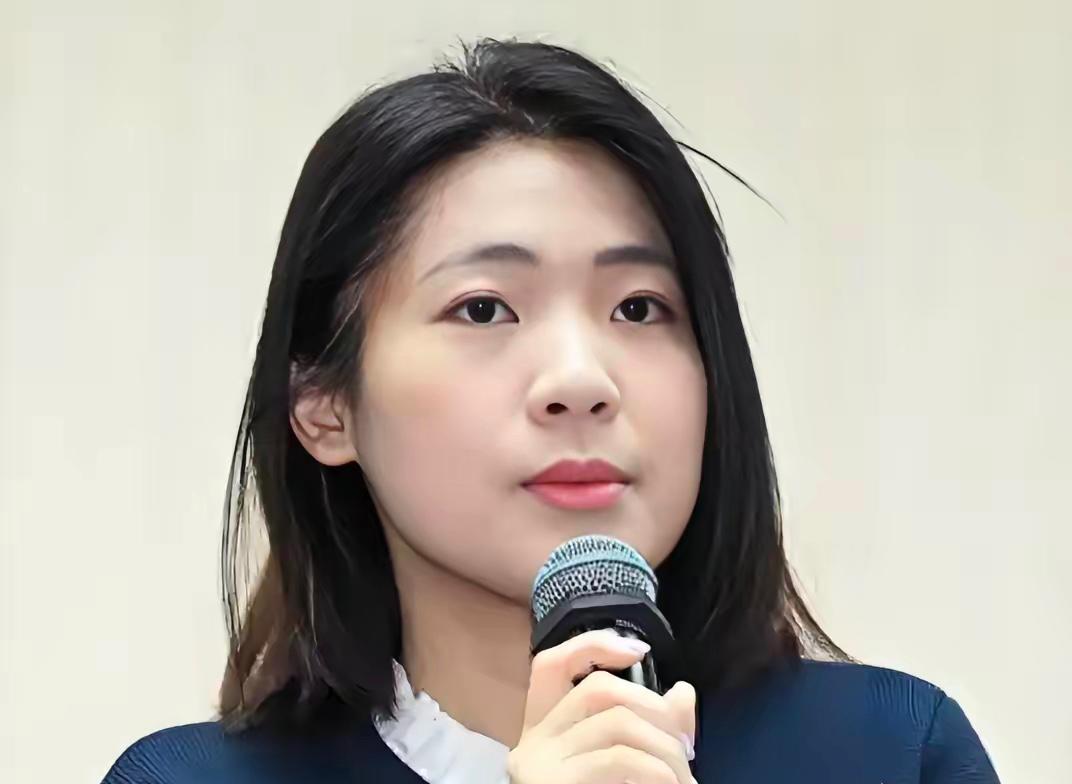 太意外了！
徐巧芯为吴石正名，
大陆人民的英雄，祭拜无可厚非！
​徐巧芯表示，吴