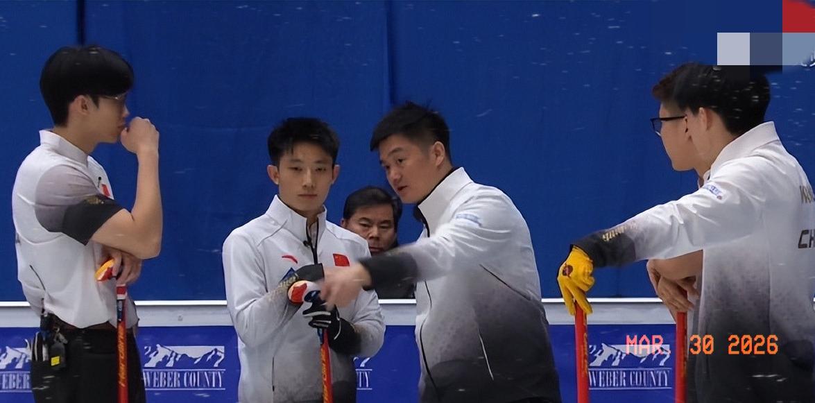 男子冰壶世锦赛第5轮：
中国队7-6憾负日本队！
中国队前6局，1-4落后。战至