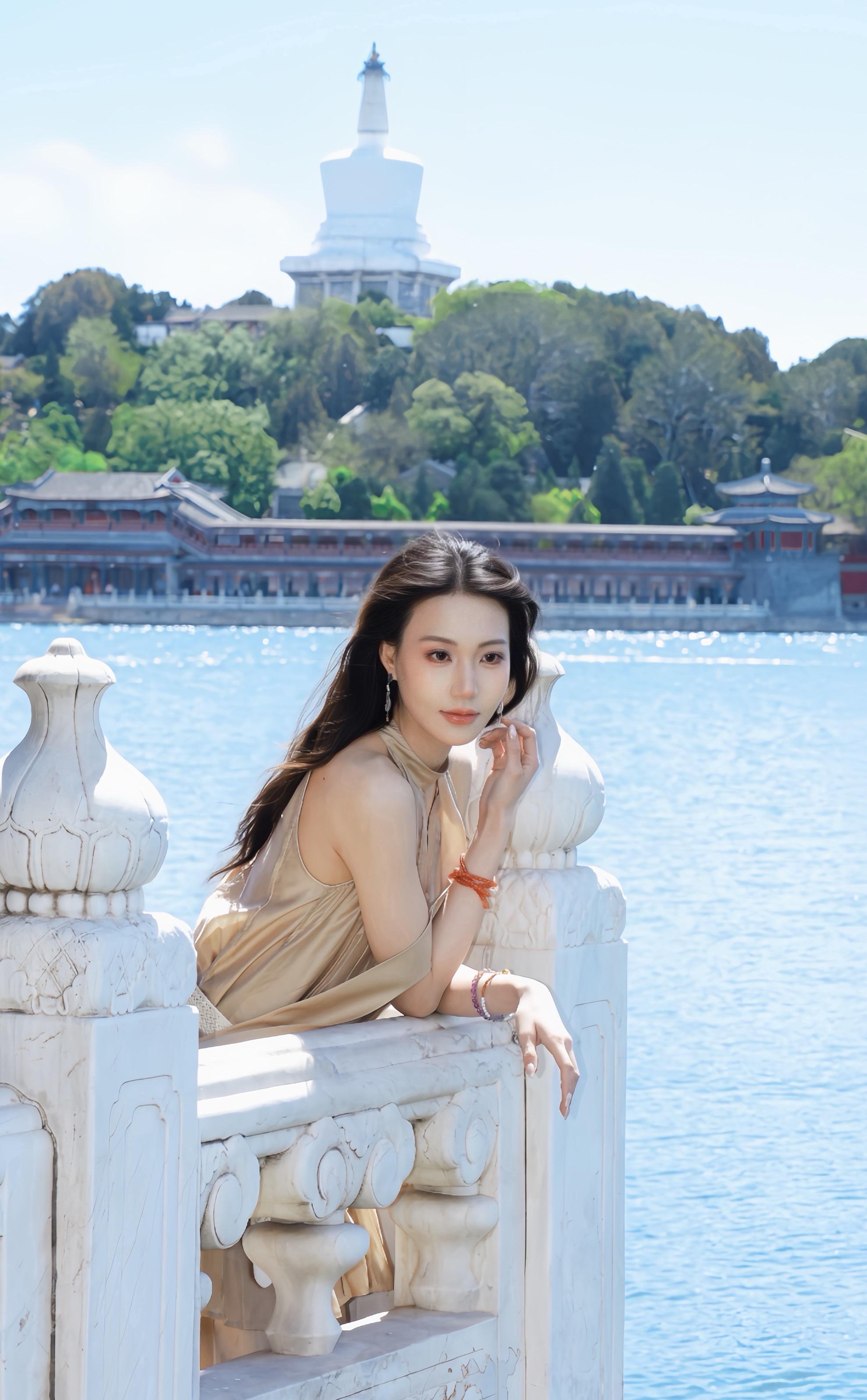 永远明媚☀️