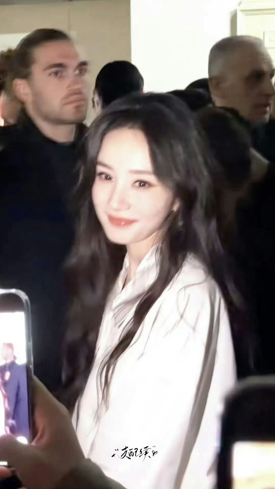 杨幂 这下真闪耀米兰了 