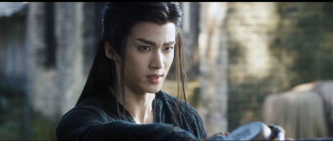 #离仑 我看你颇有故人之姿啊#离仑因杀害白泽神女而逃至人间，这个事件如同一颗定时