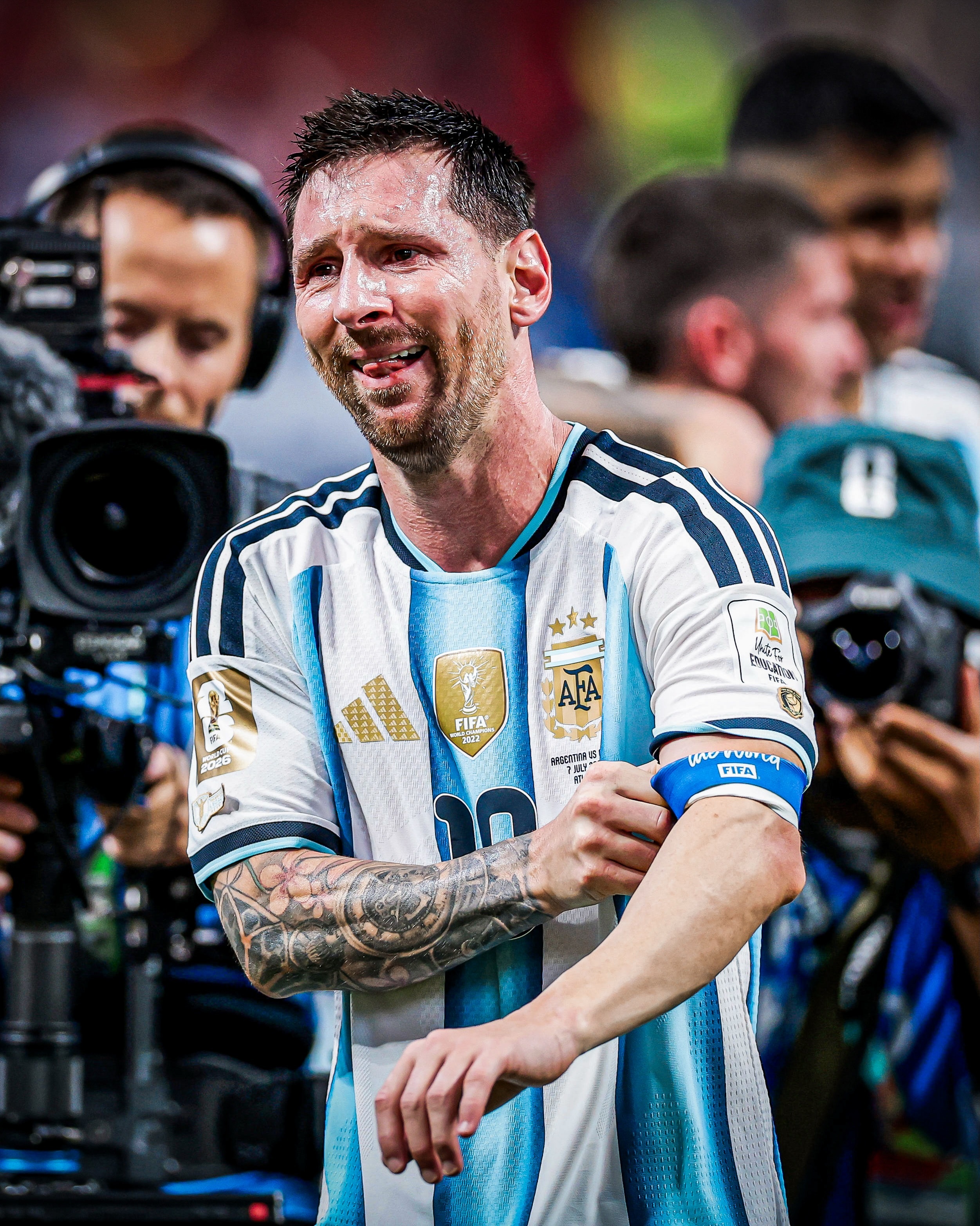 🐐🇦🇷一旦披上这件战袍，享受就变成了玩命。世界冠军？那只是过去式。阿根廷3