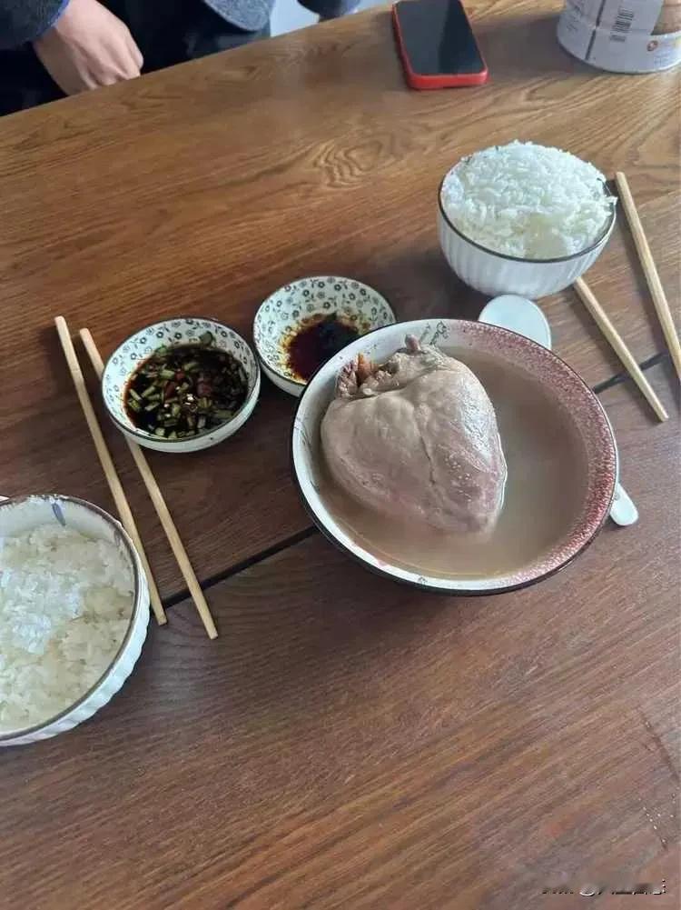 太强悍了！绝对颠覆了你的认知！

猪心用白水煮开直接开吃，不觉得腥吗？

这是什
