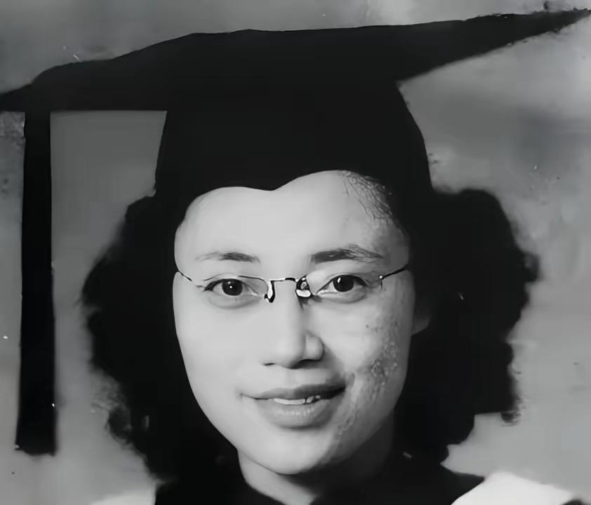 1950年，她被折磨278天，浑身没一块好肉，突然抬头说：别打了，我全招，但我要