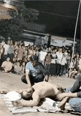 拿命换钱，讨生活从来都是不容易的。