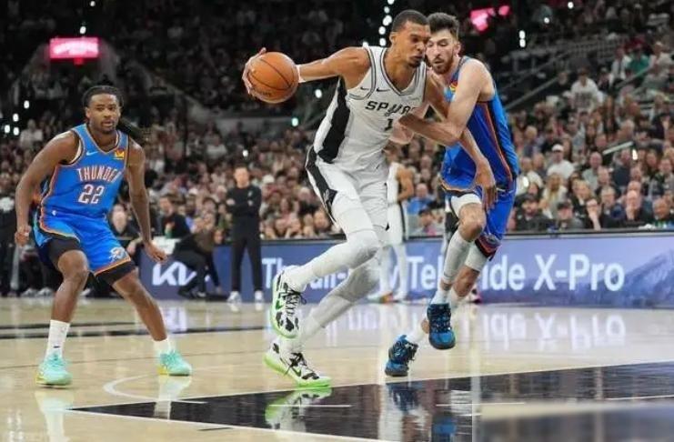 不出意外！随着尼克斯130：93骑士，NBA总冠军概率如下！
这份榜单，其实早就