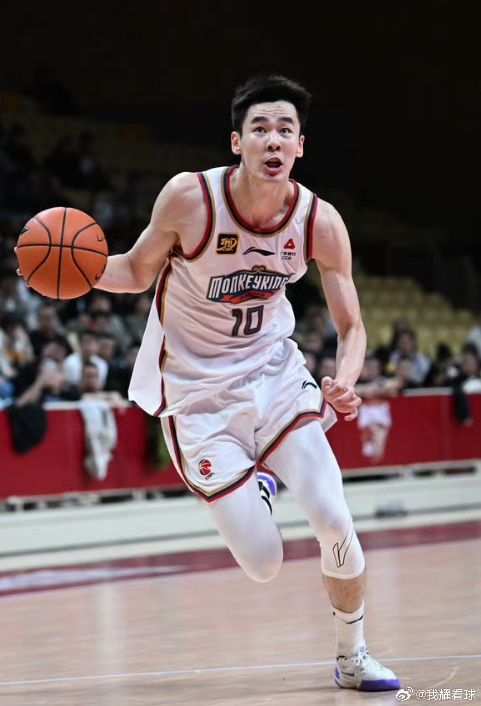 南京同曦总经理透露：郭昊文这个夏天拒绝了一份来自NBA活塞队的合同[傻眼]郭昊文