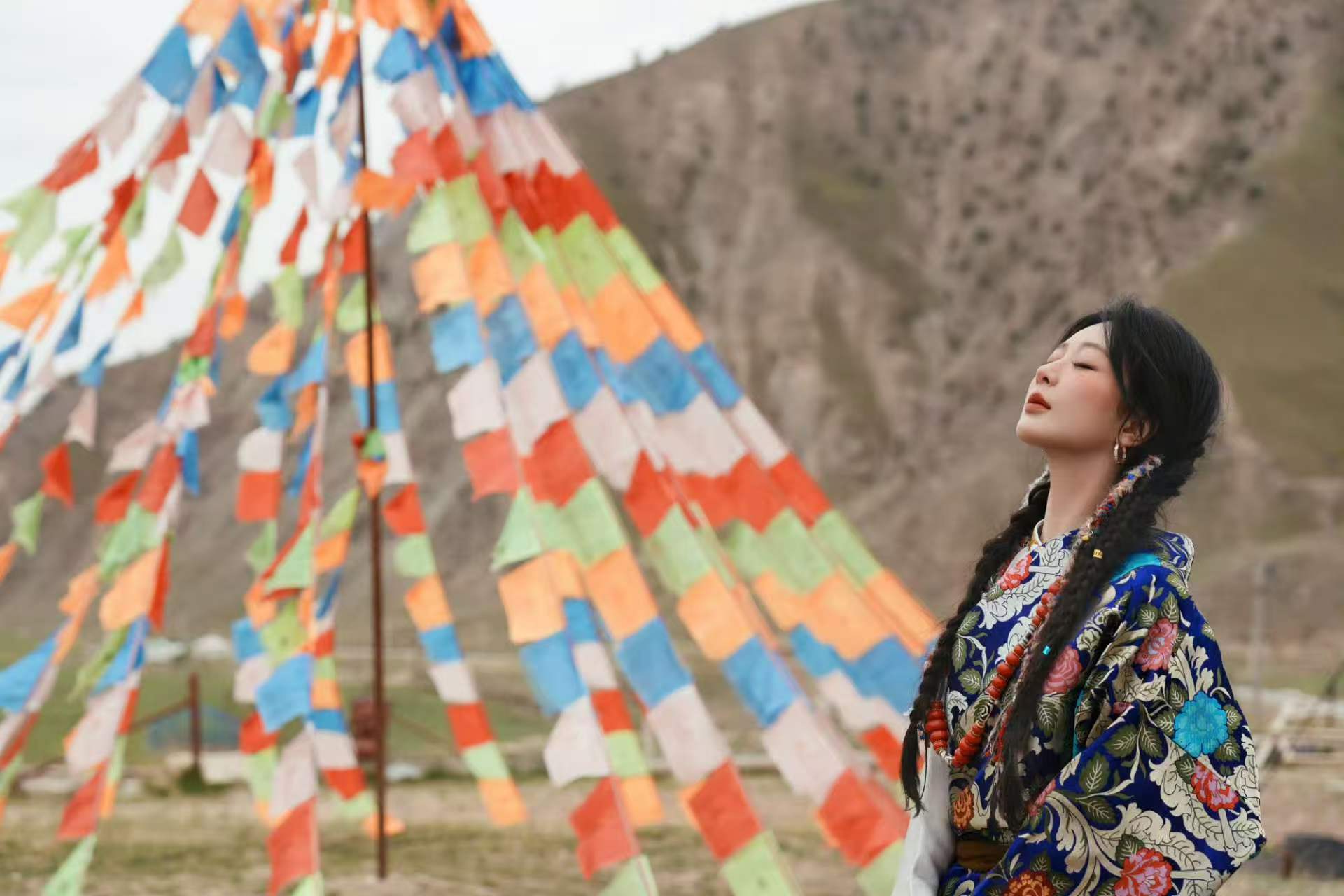 杨紫藏族少女妆太好看啦！白菊警官全肯定！杨紫杨紫