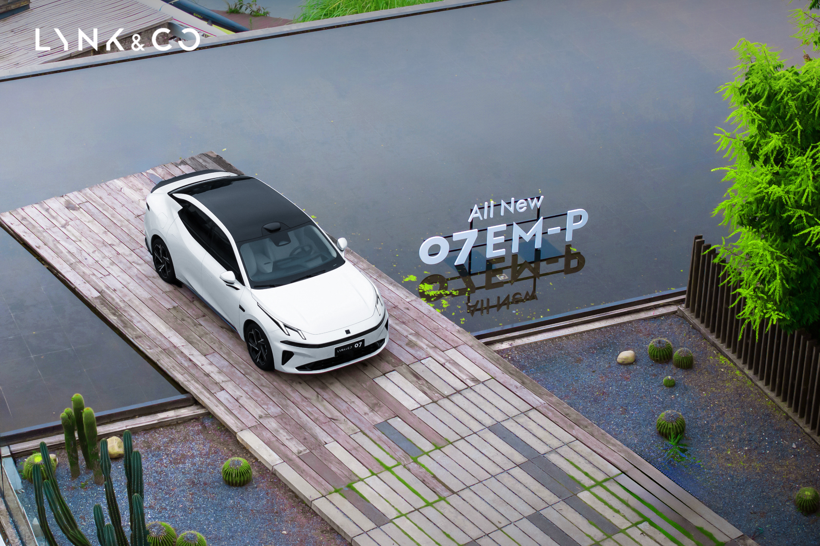 谁懂啊！冰壶赛场的 “精准控场大师” 和智能泊车界的 “新手福音” 居然梦幻联动