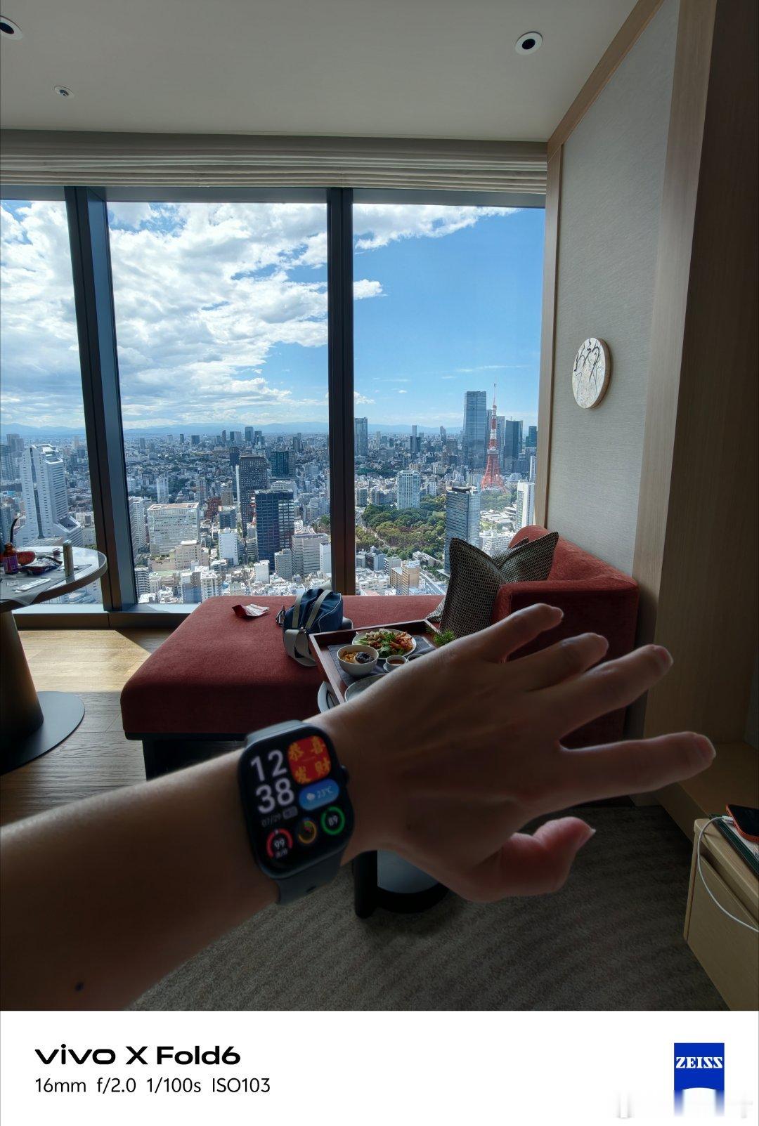 今天是我来东京这几天天气最好的一天游完泳在房间躺会午休一想到回去就要上班￥ω￥我