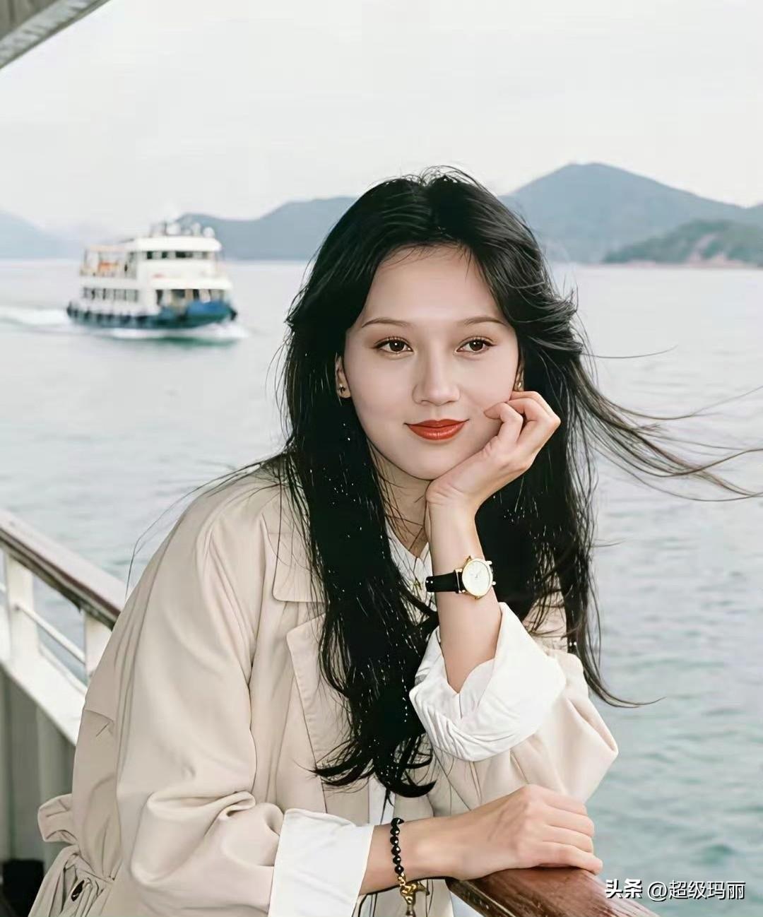 年轻时的赵雅芝 放到现在也是
顶流级别的吧[大金牙]