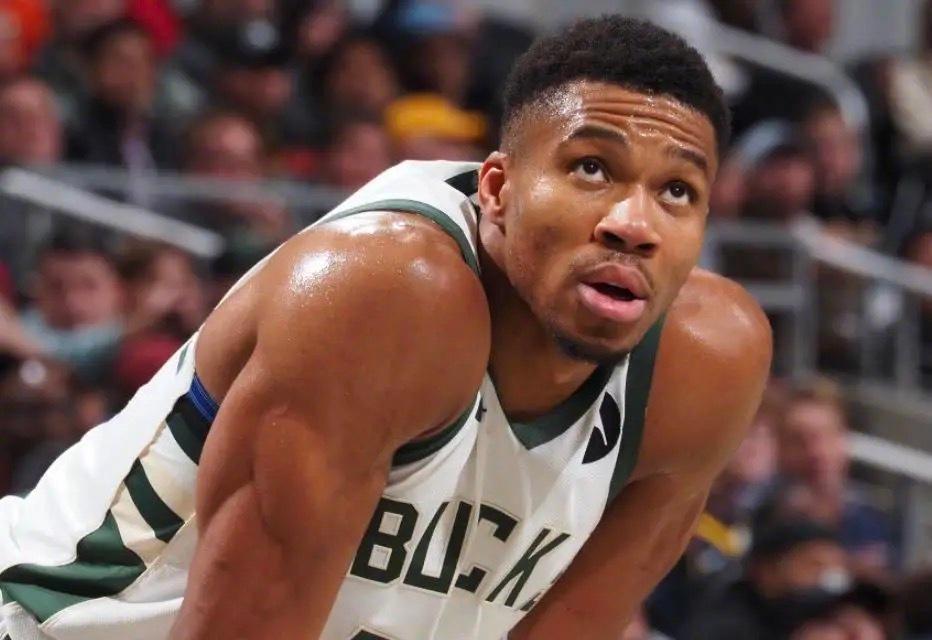欢迎字母哥加入空看群！

咱们有一说一，目前NBA的大小王无疑就是约老师和字母哥