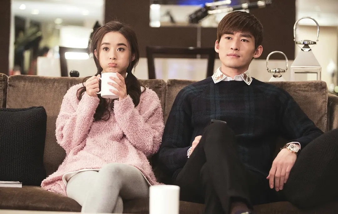 封腾依旧是顾漫宇宙最有钱的男主 不愧是承包了鱼塘的男人，有钱不是随便说说的。 