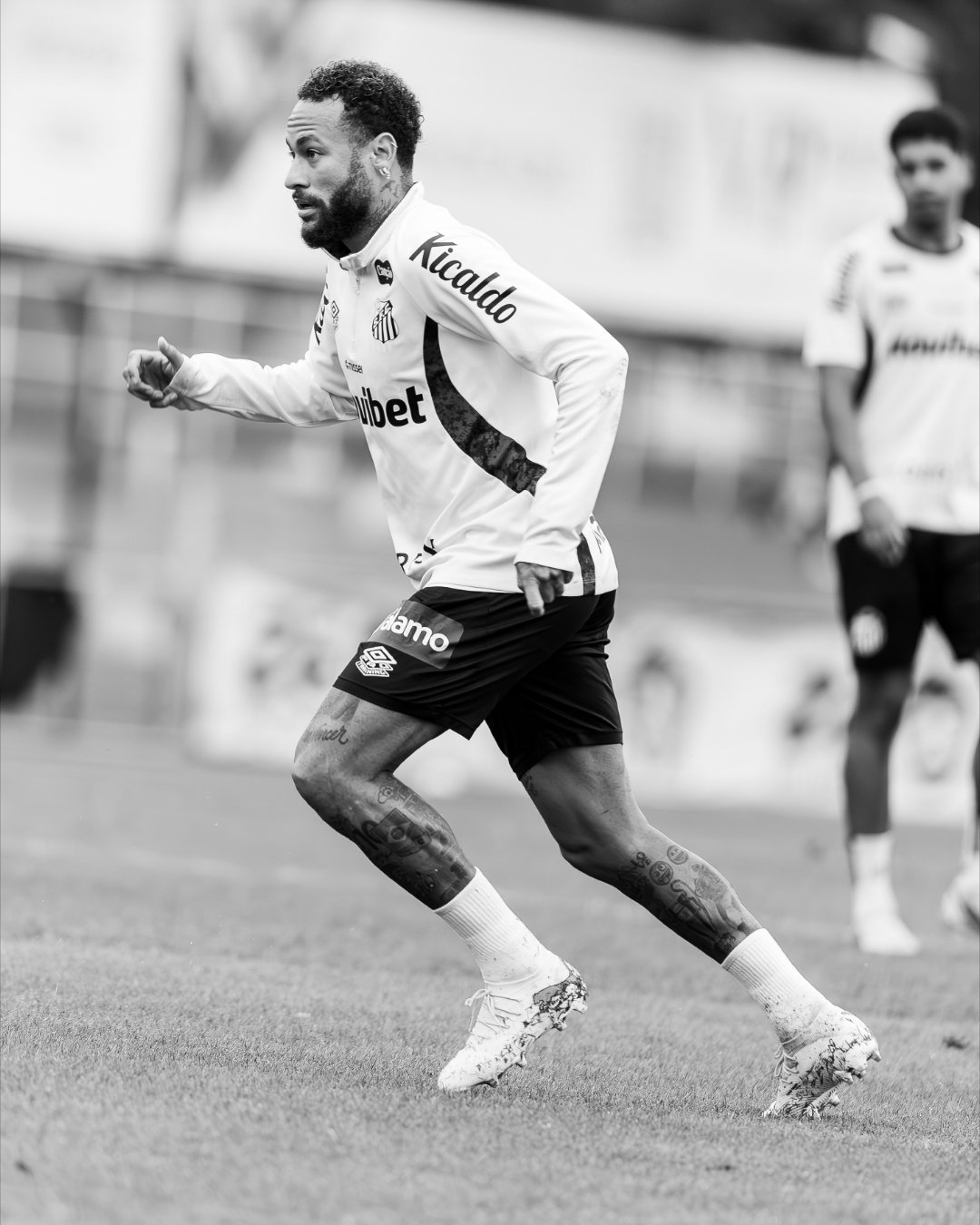 neymar 官网更新专注训练内马尔