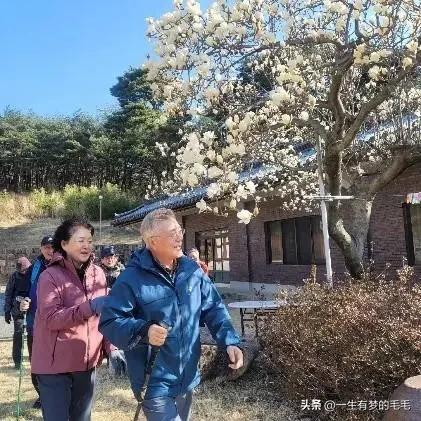 3月30日，韩国前总统文在寅夫人金贞淑“购衣费争议”以无嫌疑终结，却引爆司法争议