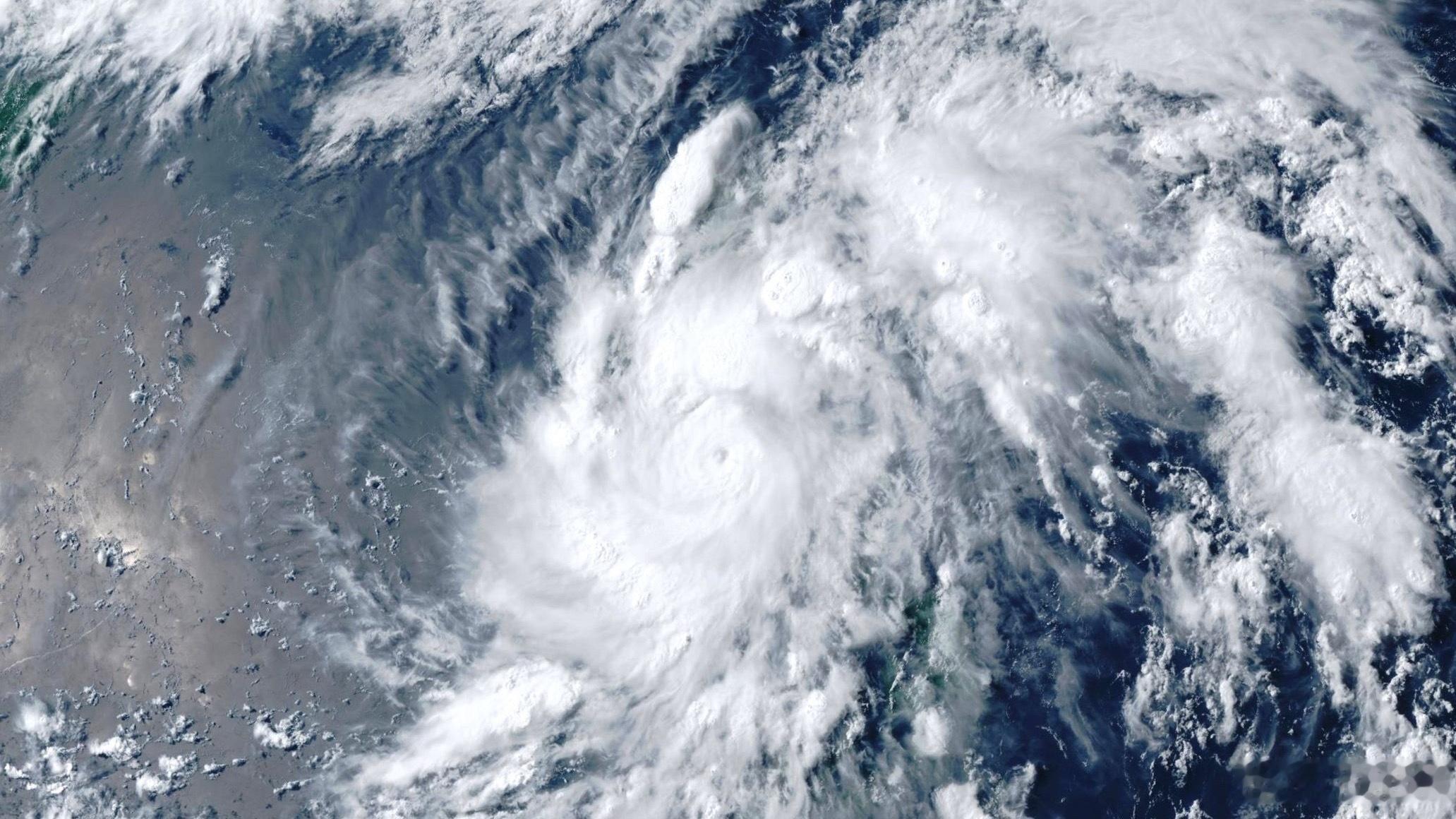 台风“白海豚”正在逼近，沿海多地已启动应急响应。在关注风雨强度的同时，我们更应审