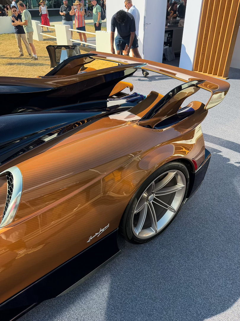上周在 fosgoodwood 亮相的第二台帕加尼 Huayra 70 Road