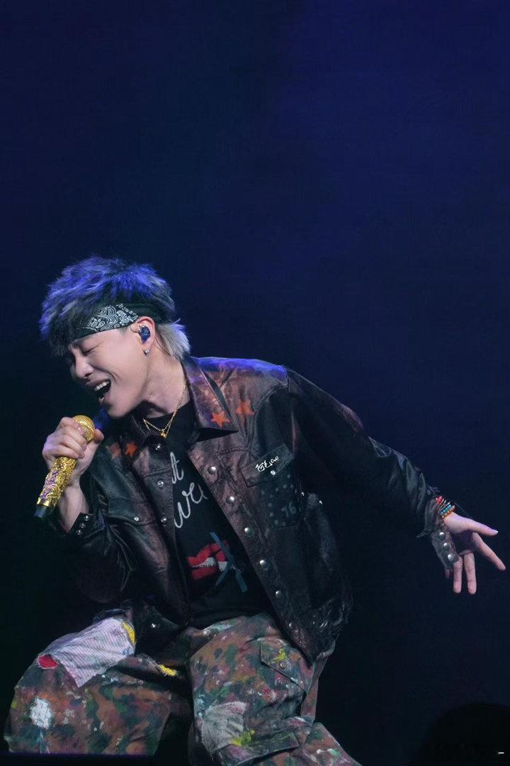 胡彦斌上海演唱会加场 上海站的加场消息出来，估计很多人松了口气。第一场没抢到的现