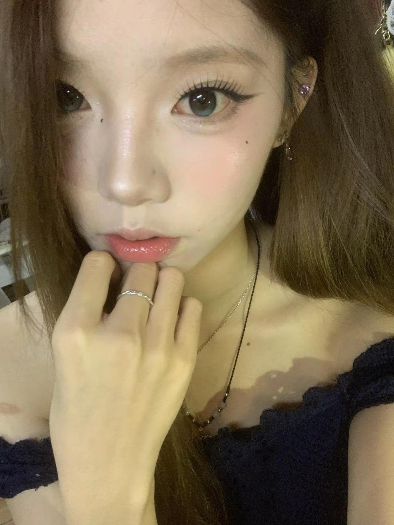 你的眼睛比宝石闪耀 美甲 美瞳