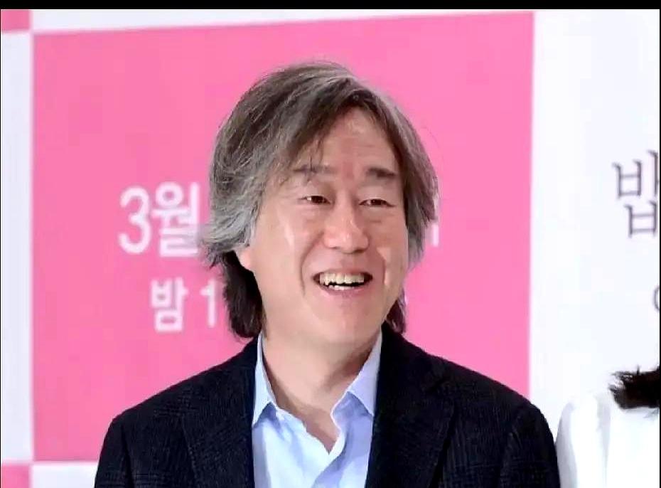你刷到过多少“没看完就没了”的剧？
可真有人连最后一集都没等到，人就走了——安畔