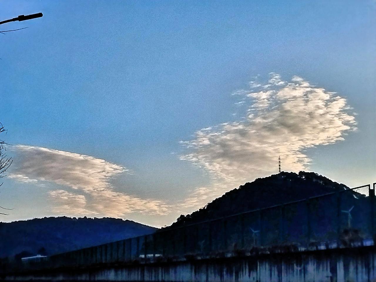 2026年2月25日至26日，德国总理默茨访华备受关注，他这趟行程有不少考量。