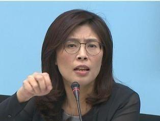 实在没想到，台湾省时事评论员郑丽文居然抛出了那么犀利的问题！她问道：“如果有一天