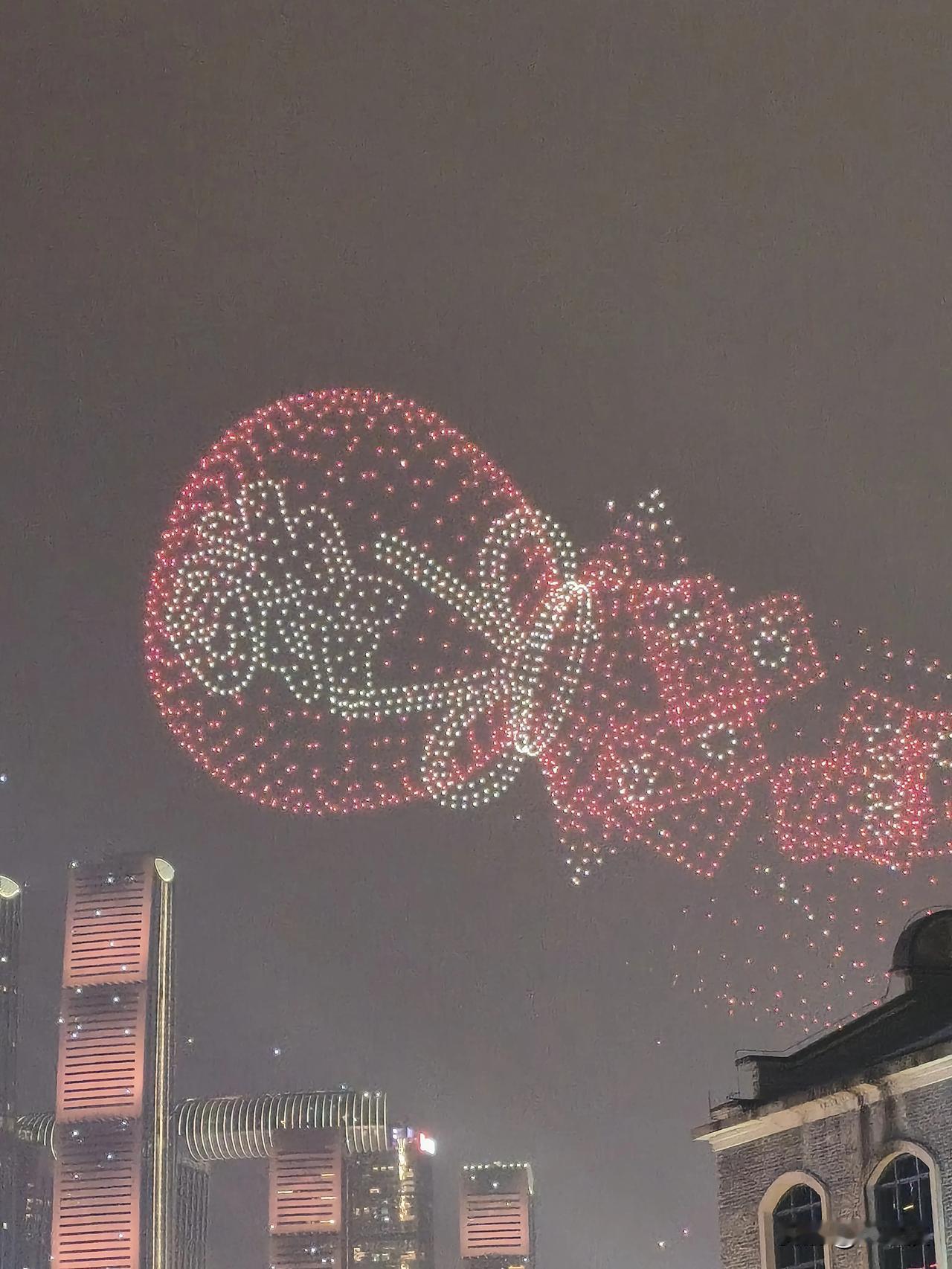 上联:
云是云，雾是雾，云雾缭绕。
下联:
一，山是山，水是水，山水相依。
二、