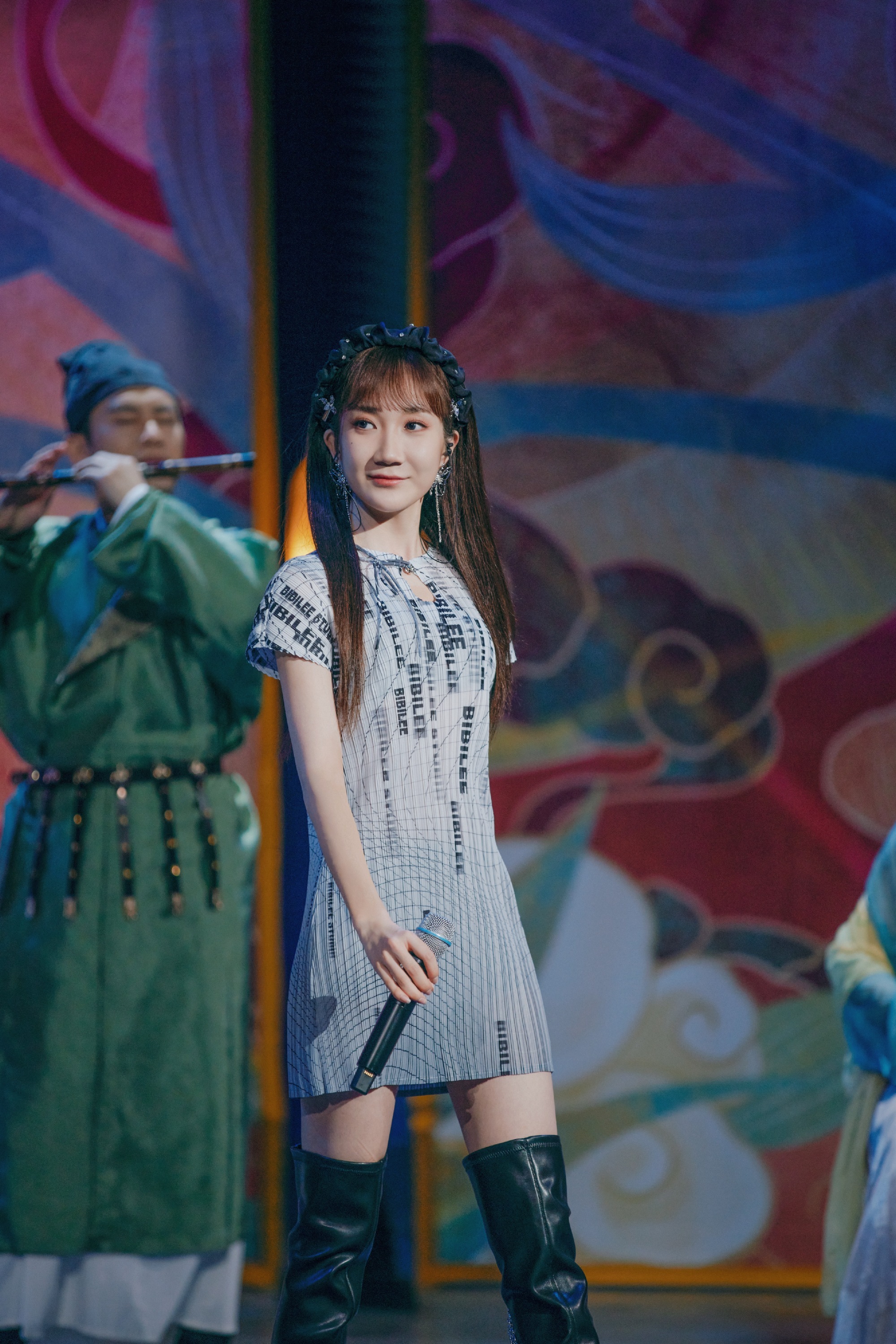 #乃万 乙游# 不懂就问 明星玩乙游为啥会被骂啊[费解] ​​​