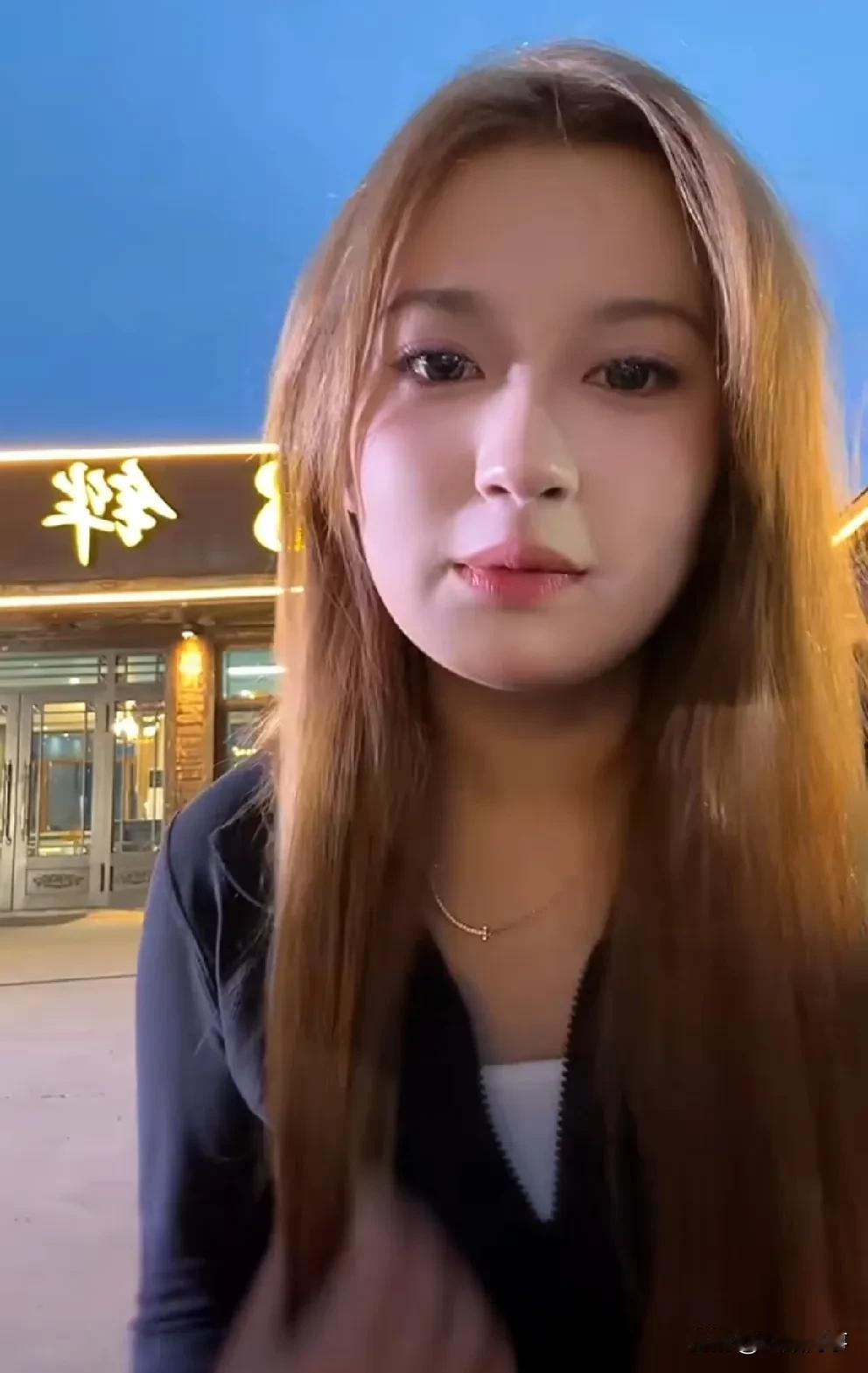 辛巴大女儿暴瘦20斤，拒绝透露细节！

          辛巴大女儿梓柠自爆瘦