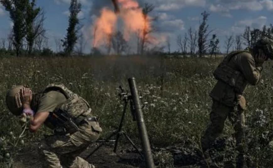 【乌克兰战场最新战报，俄军正逼近康斯坦丁诺夫卡东南郊区】

根据“军事事务”网站