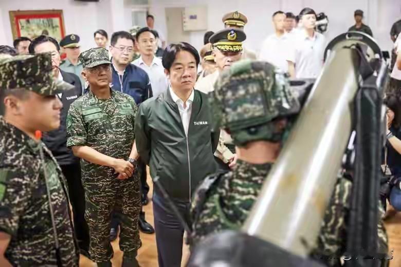 赖清德是要和大陆死磕到底！

据媒体报道，台当局2027年“国防预算”要突破1.