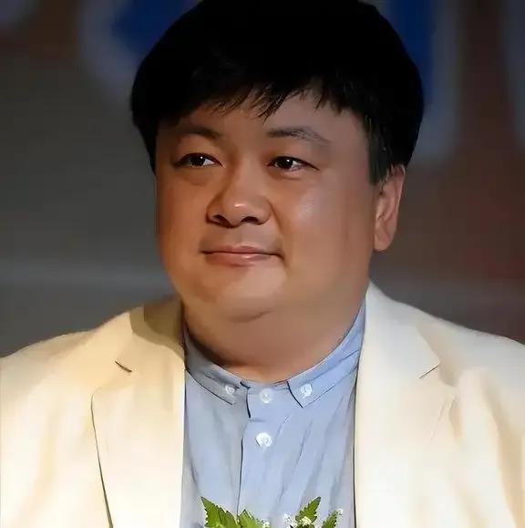 1991年，保姆向洪剑涛借10万买房，洪剑涛二话不说便将钱给了她。谁知，十几年后