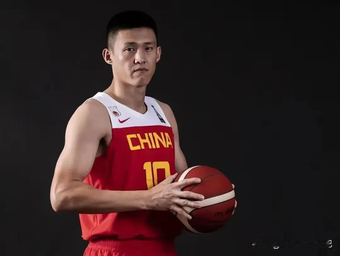 周鹏换唐才育？
有消息称新疆男篮正式跟深圳男篮达成协议，用队内球员换深圳老将周鹏