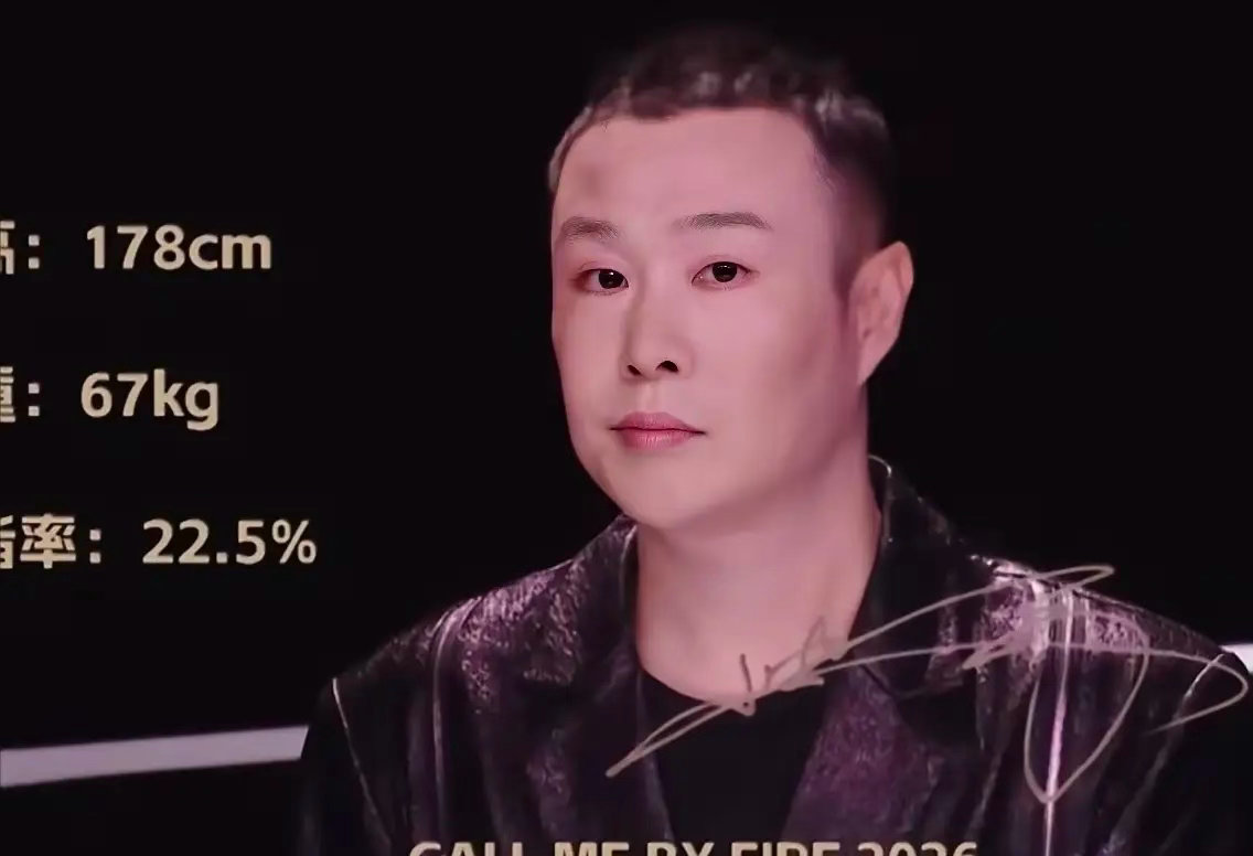 小沈阳上镜吓了我一跳，糙老爷们就不适合把妆容画得过白…. 