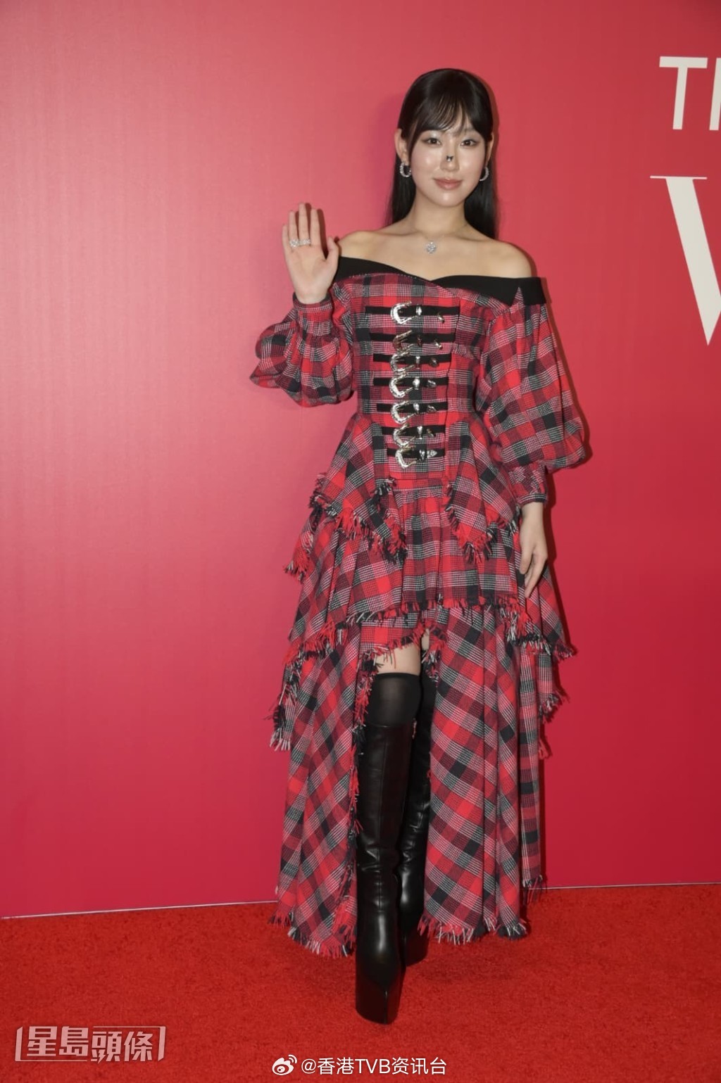 星岛：炎明熹内地音乐节目演出延期未感失望 有意推出新歌会有惊喜 重看14岁街头演