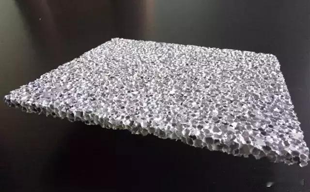 一企业老板，法律研究的非常通透，做事情就是沿着法律的边缘走，偶尔违法一下，这是他