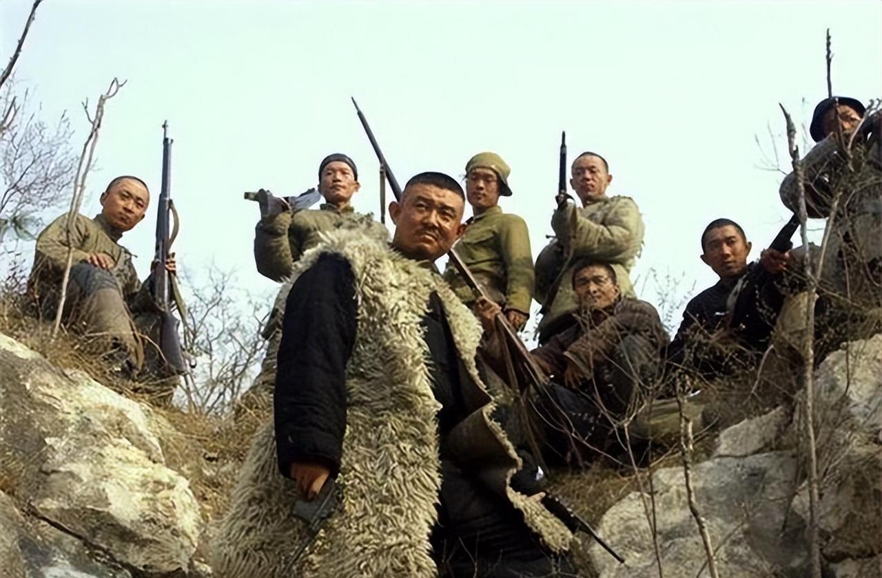 1928年初，韩复榘花了1.7万银元和2000袋面粉收买巨匪刘黑七，刘黑七收了东