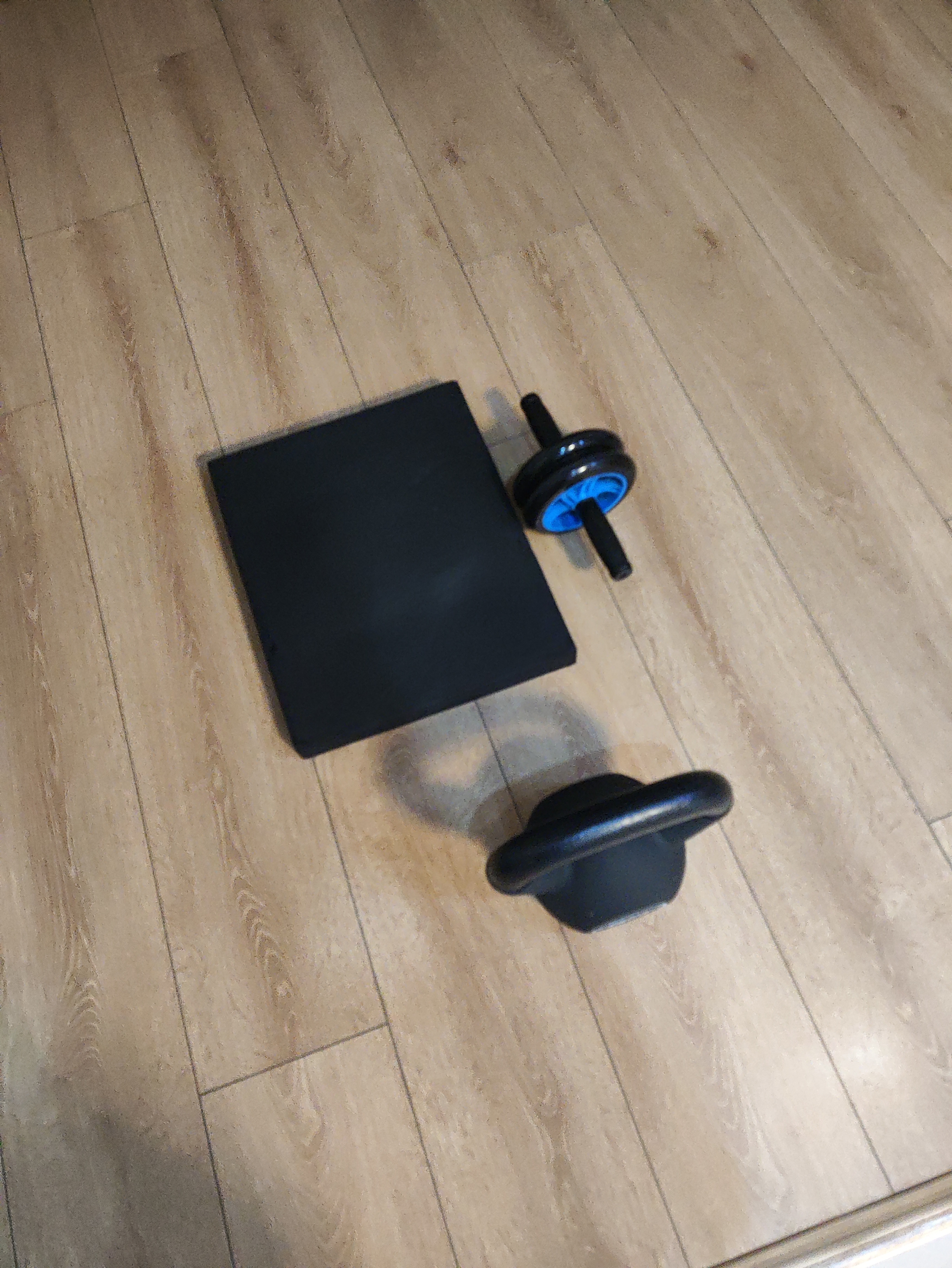 今儿116个俯卧撑，110个16公斤壶铃俄罗斯转体2分钟平板支撑最近，春困春乏都